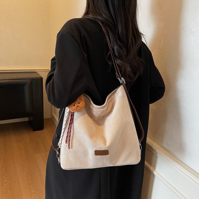 Autumn and winter new large-capacity shoulder bag armpit bag women's fashion trend texture tote bag versatile backpack