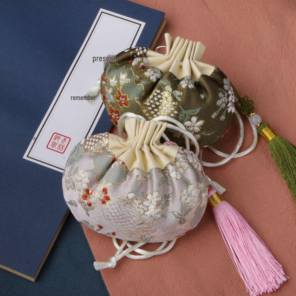 Dragon Boat Festival Hanfu Scent Sachet: Embroidered Mosquito Repellent Coin Purse Necklace