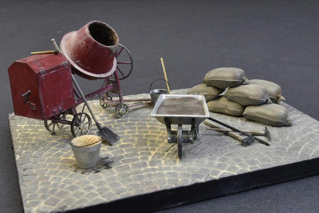 MiniArt Concrete Mixer Set Plastic Model MA35593 1/35