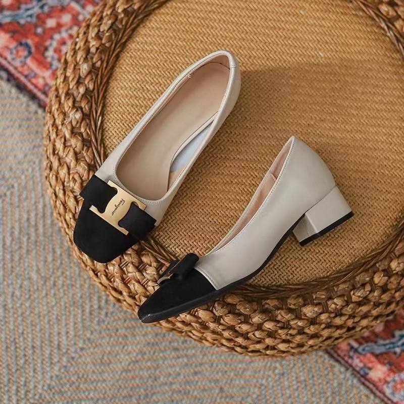 

Xiaoxiangfeng thick heel single shoes 2024 new square head metal buckle color matching light mouth French Mary Jane shoes large size 42 абрикосовий