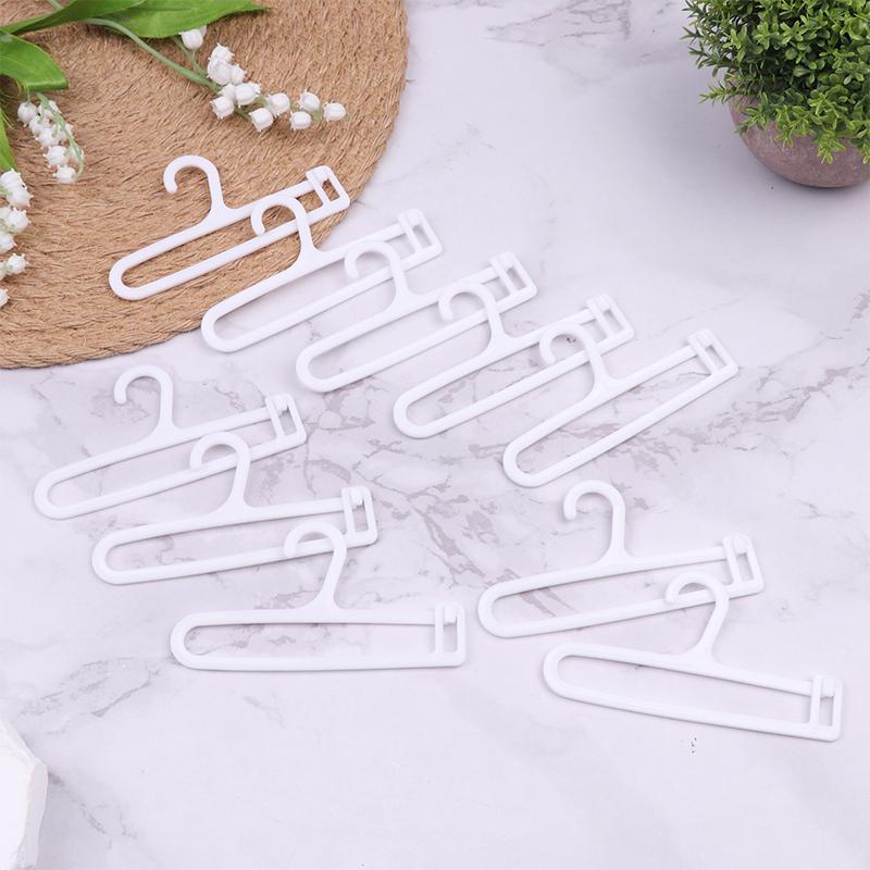 10ks/šarže Mini věšáky Doplňky pro panenky Skříň pro panenky Oblečení Domeček pro panenky