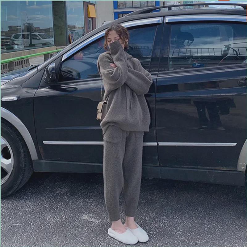 Women's Fashion Knitted Suit: Loose Hooded Sweater & Carrot Leg Pants for Autumn/Winter 2023