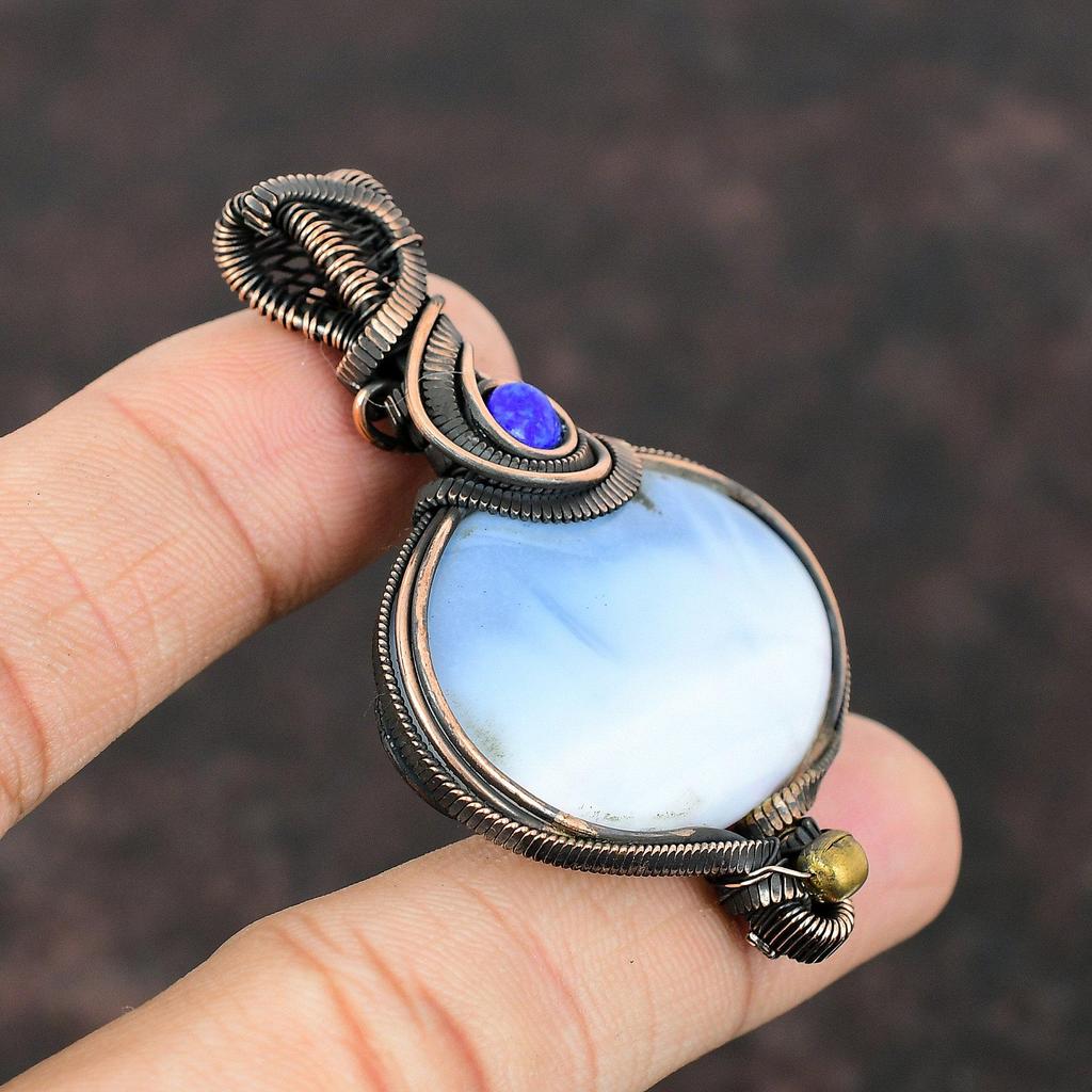Pingente de opala azul Owyhee, pingente de fio de cobre enrolado, pingente de pedra preciosa feito à mão, presente para mãe, pingente de lápis-lazúli, joias de fio de cobre enrolado