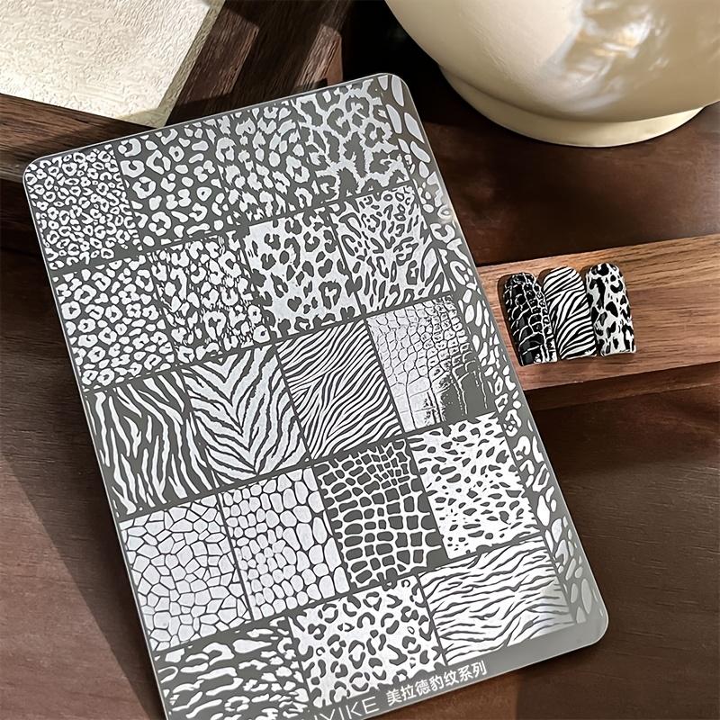 Set de 3 Plăci pentru Stamping Artă pe Unghii cu Instrumente de Stamping și Racletă Șabloane DIY cu Imprimeu Leopard și Embosare Unghii Acasă sau în Salon