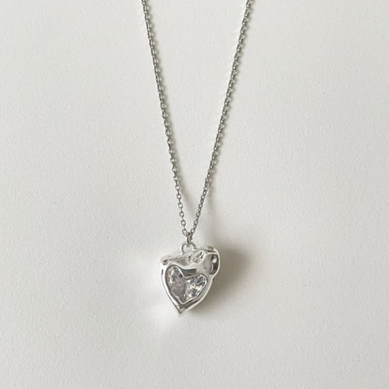 

ELYONA ELA 11 Necklace Metal Heart Necklace ONE