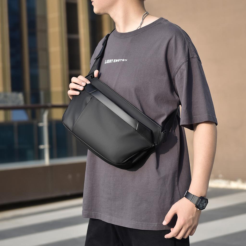 Crossbody Bag Men's Waterproof Chest Bag Fashionable Shoulder Bag