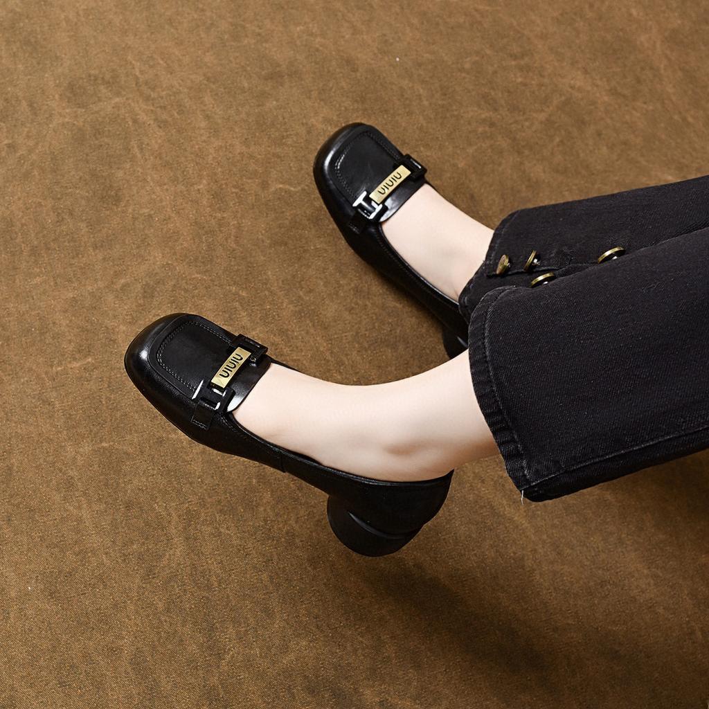 Square head flat shoes women's 2025 shallow mouth one pedal low heel single shoes comfortable loafers thick heel metal buckle lazy shoes