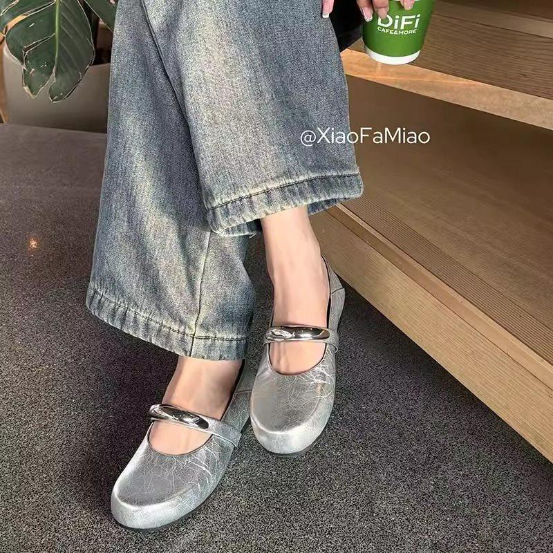 Mary Jane Shoes Women's Niche Pu Leather European Station Round Head Single Shoes Retro Flat 2025 Literary Metal Style Temperament Tide