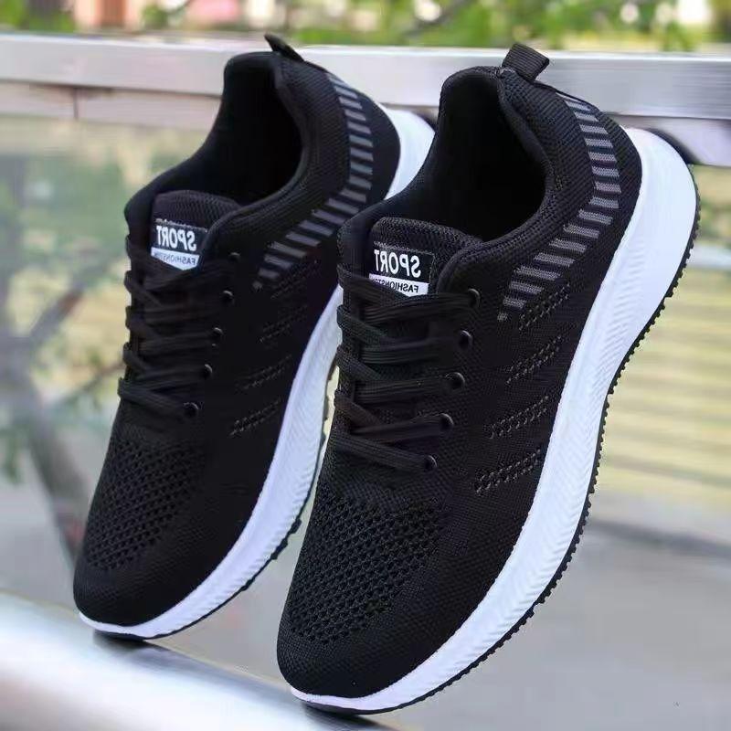

New mesh men s casual sports shoes soft sole lightweight fly-woven running shoes male student shoes popular 44