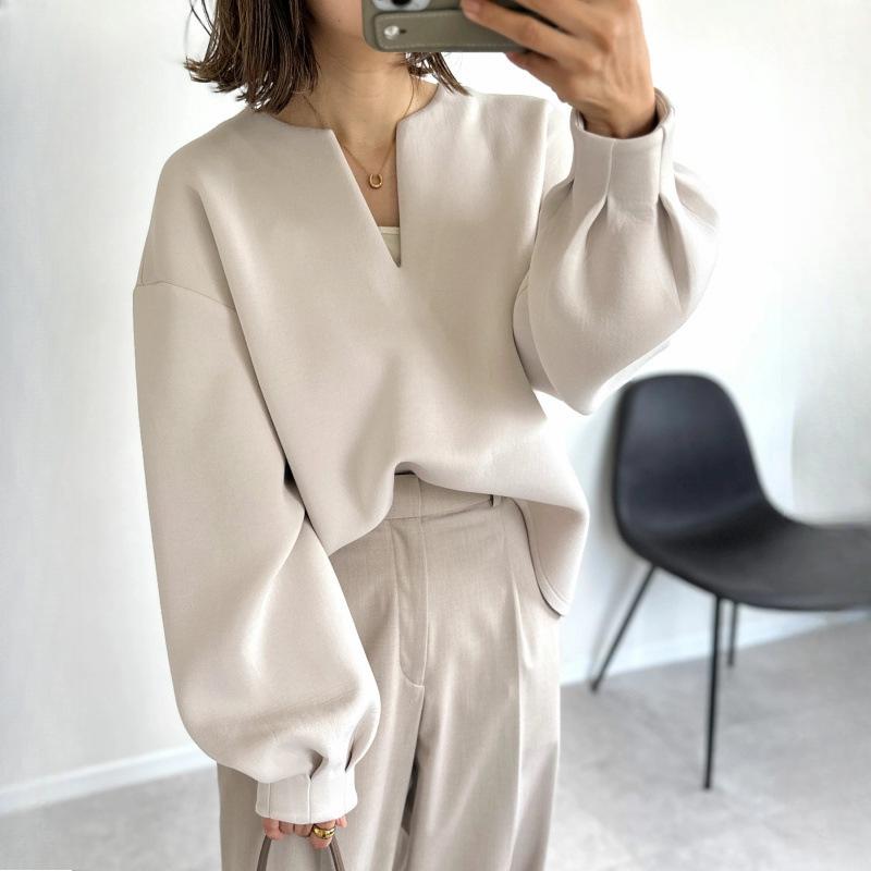Autumn and Winter Japanese Pullover Solid Color Loose V-neck Lantern Long-sleeved Sweater Jacket Women