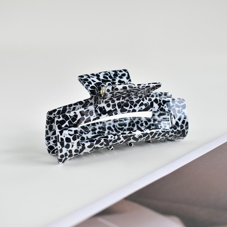 European & American Women’s Black & White Checkered Hair Clip - Large Acetate Acrylic Claw for Bun Hairstyles