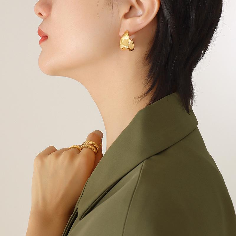 European Irregular C-shaped Geometric Gold-plated Titanium Steel Stud Earrings