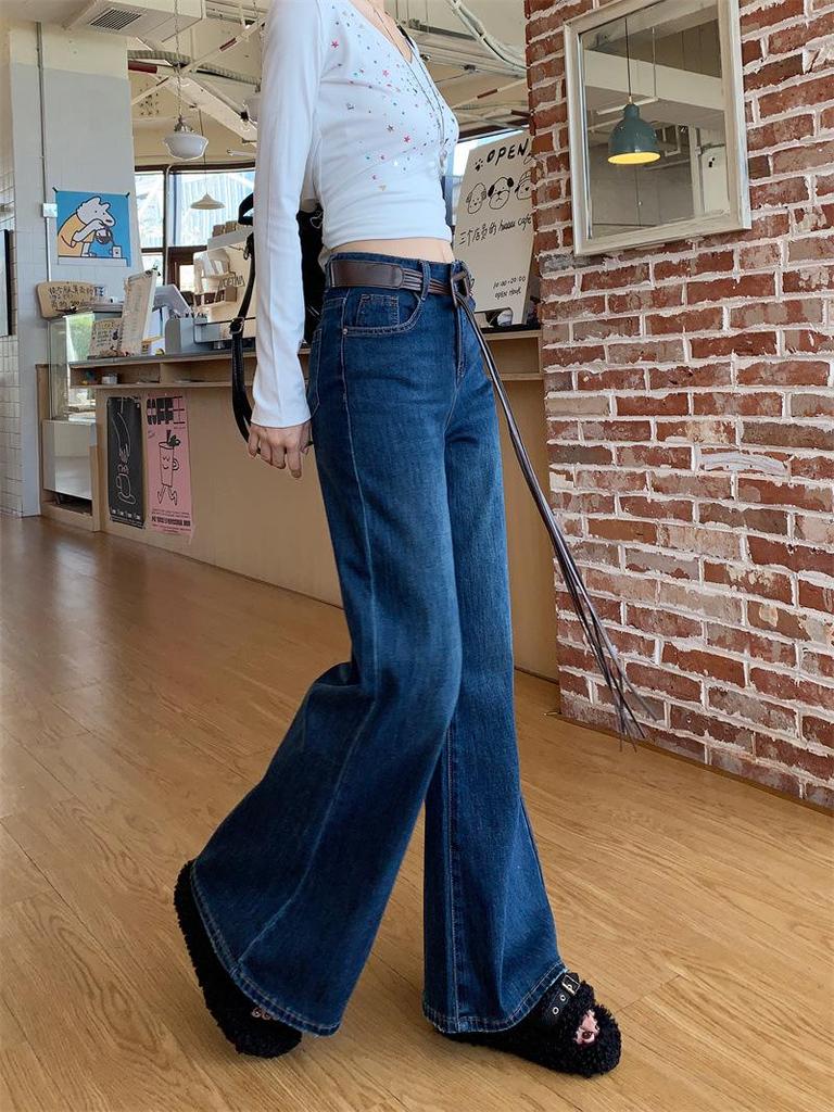 2026 Spring Women's High-Waisted Retro Micro-Flare Jeans: Slimming Wide-Leg Loose Barrel Pants