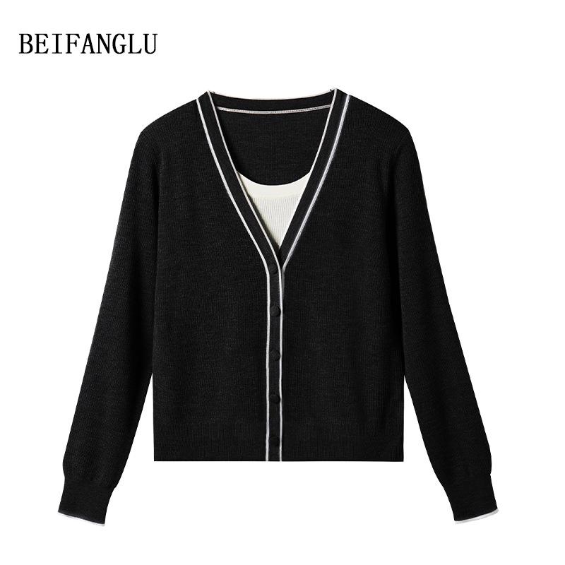 Northern Deer V-Neck French Wool Knitwear - Casual Women's Fashion, Versatile Two-Piece Design