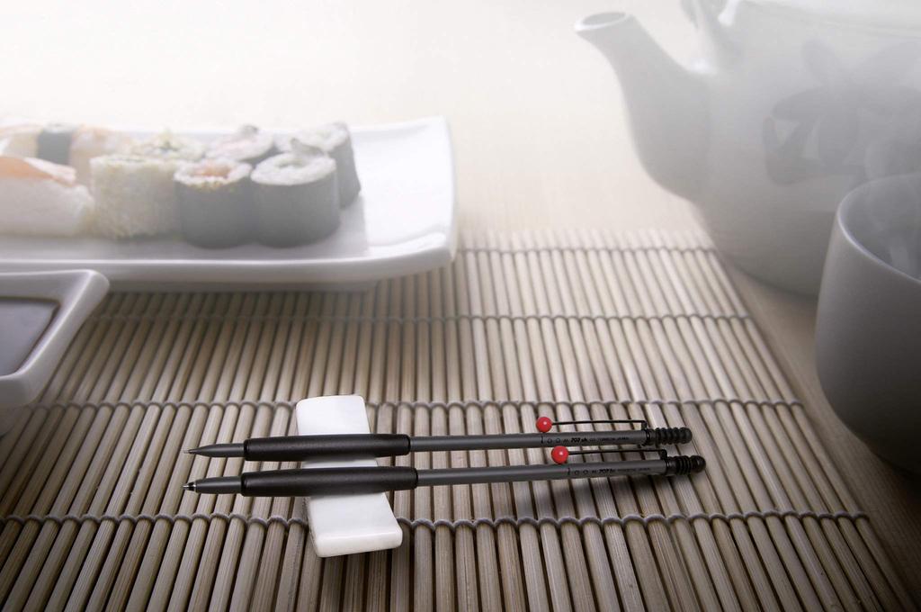 Tombow Kulepenn ZOOM 707 Oljebasert 0.7 Svart/Rød BC-ZS2