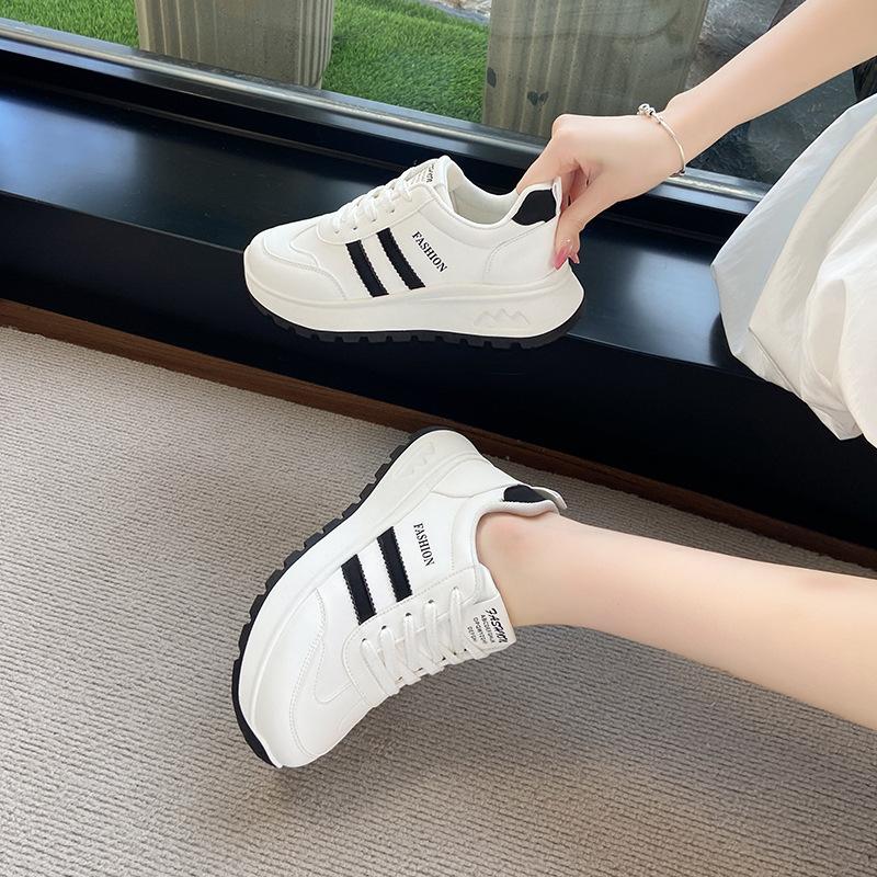 Height-increasing shoes 2025 new popular women's shoes autumn sports shoes children stand for a long time with thick soles and not tired feet casual
