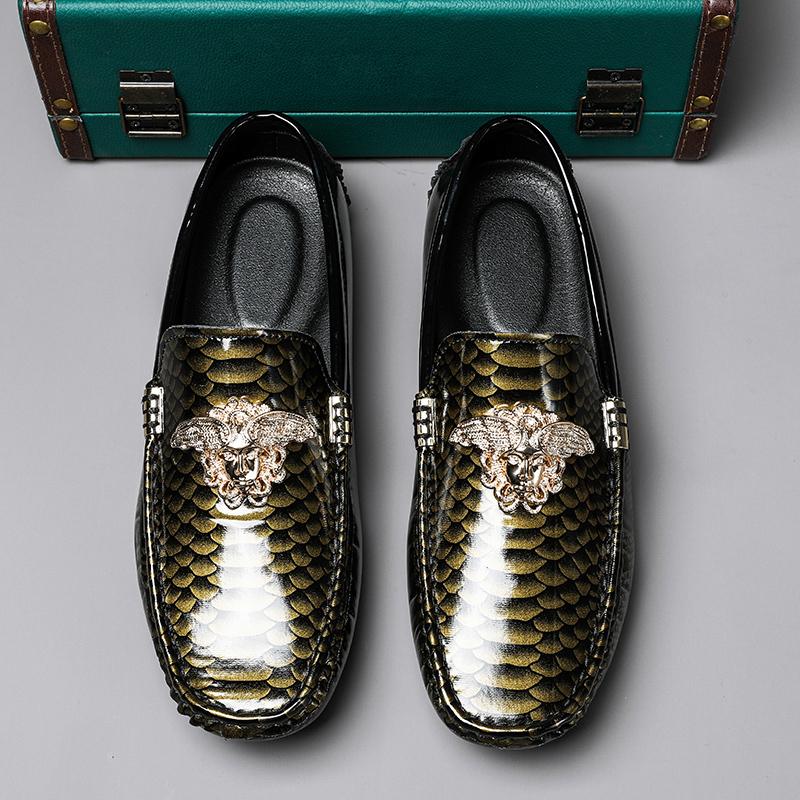 

Весенние итальянские офисные туфли со змеиным принтом, мужская повседневная обувь, лакированные кожаные мокасины для вождения, удобные вечерние мокасины 13.5 жёлтый