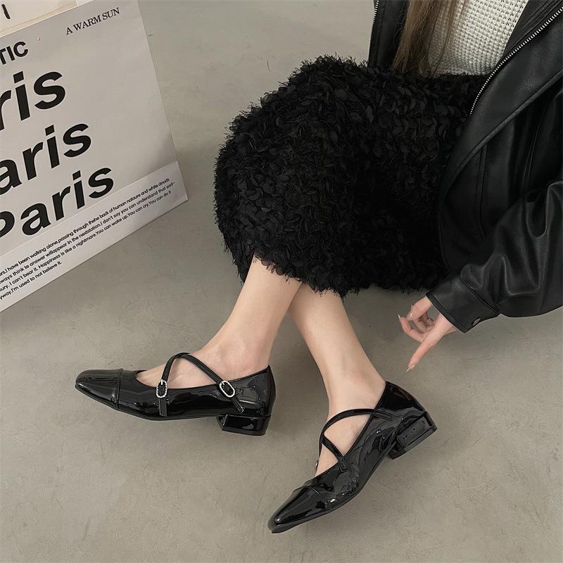 Silberne Einzelne Schuhe Damen 2025 Frühling neu vielseitig leichter Mund Retro Mary Jane Schuhe