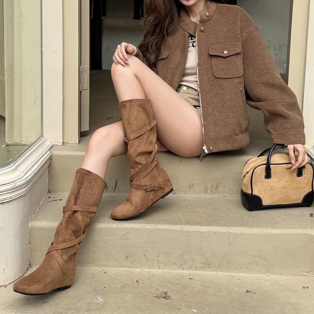 Inner heightening pleated stacking boots women's 2025 autumn and winter new cross buckle belt medium and high western boots long boots knight boots