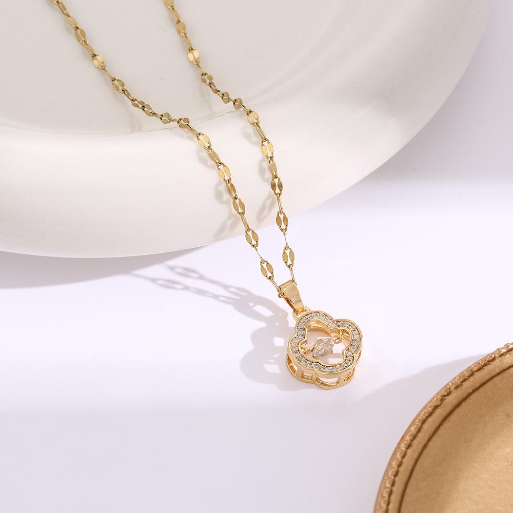 Elegant Gold-Plated Chinese-Style Four-Leaf Clover Necklace with Imitation Hetian Jade Pendant for Women