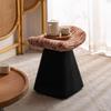 Mobilier pentru salon – Taburete și scaune pufoase