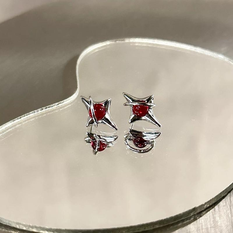 

Exclusive Design Star-shaped Earrings with Moonlight Stone and Star Sparkles, Presenting A Cool and Sophisticated Style. High-end Ear Studs. червоний