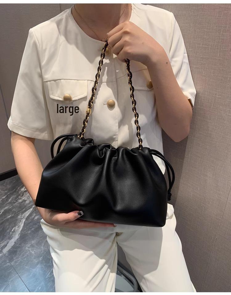 

Сумка через плечо Lucky Cloud Flamenco 2024 : «Новый китайский стиль, универсальный законодатель моды» With Chain Blank