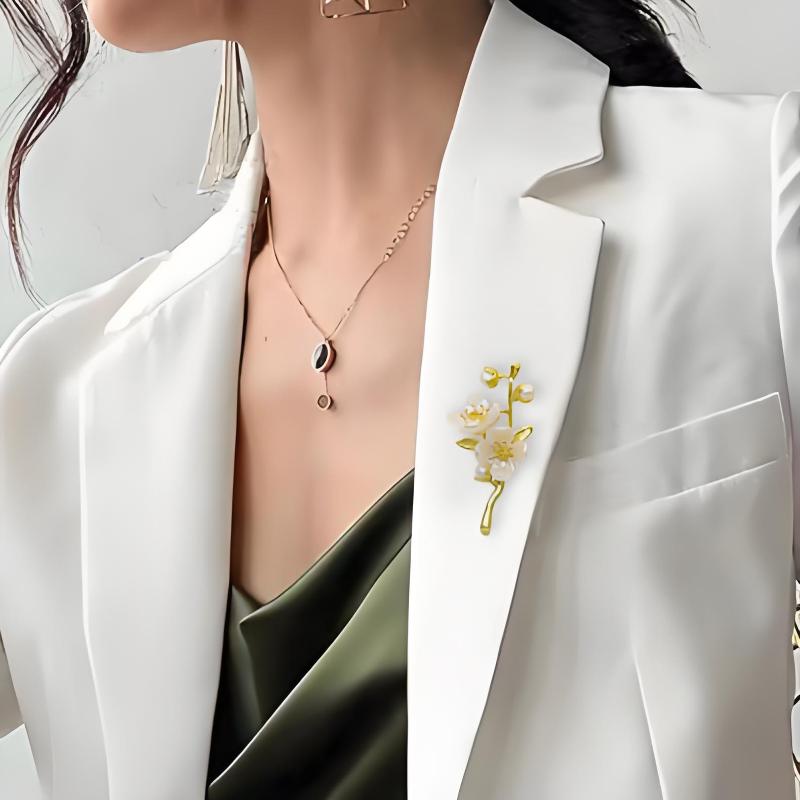 Elegant Jasmine Flower Brooches For Women Plant Pearl Brooch Vintage Clothing Decoration Party Gifts Jewelry Accessories