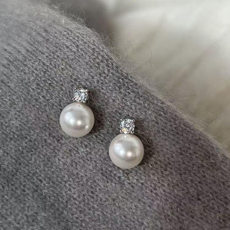 

Princess Diana Style Natural Freshwater Pearl Luxury Stud Earrings for Women in 925 Silver