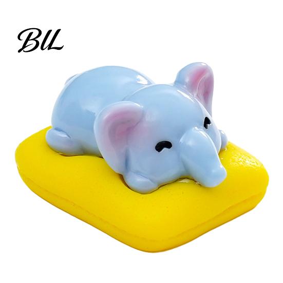 Cute Mini Figurine 3 Pcs Sleeping Animal on Pad Figurines Miniature Kitten Panda Resin Elephant Capybara Sculpture for DIY Crafts Dollhouse B