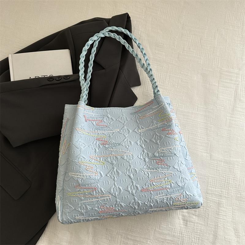 

2025 popular new large-capacity shoulder bag simple, premium sense bag versatile commuter to work portable tote bag