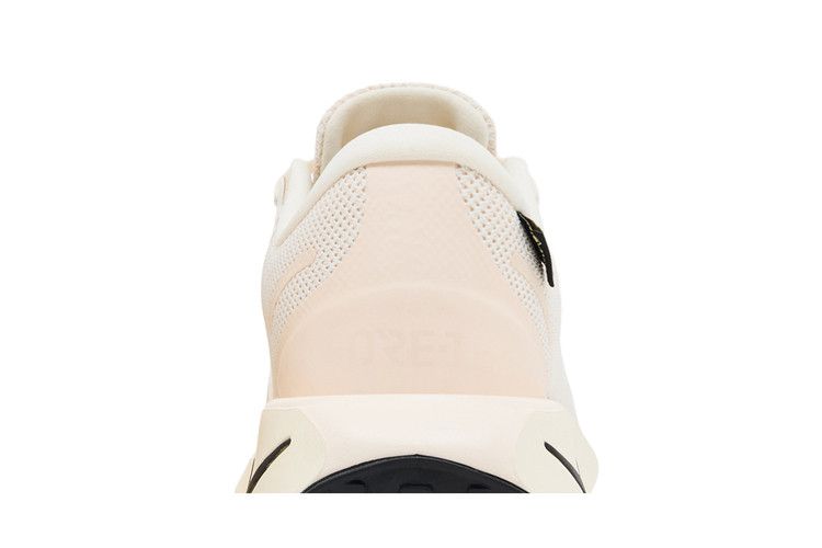 Women's Sneakers Nike Motiva Gore-Tex Guava Ice Pale Ivory Sail (Women's) Guava Ice/Pale Ivory/Sail/Guava Ice