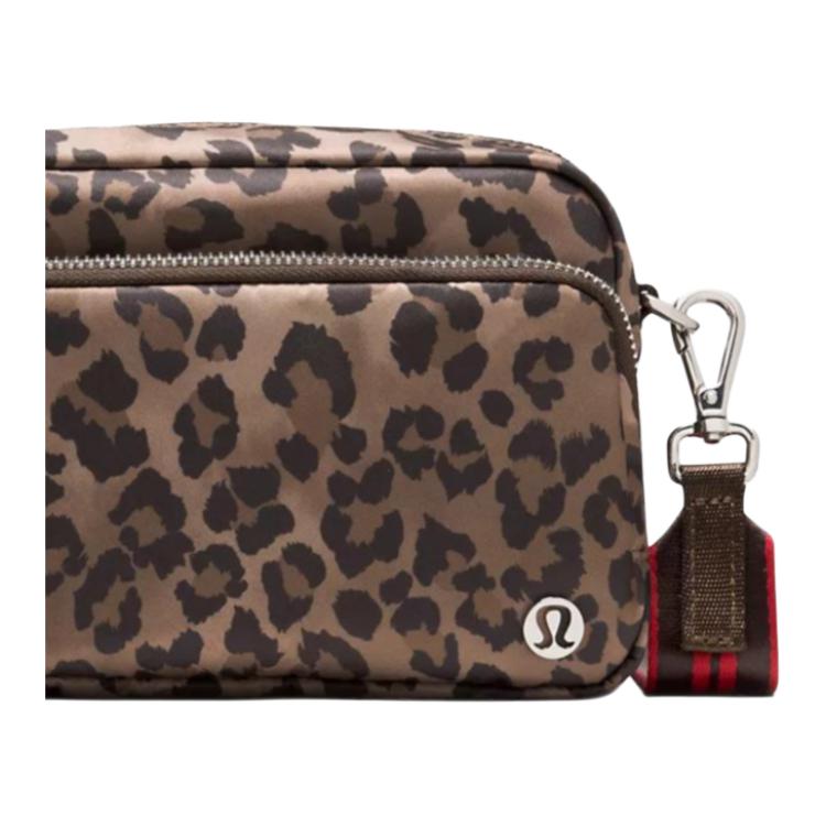 Lululemon Überall 2L Umhängetasche mit abnehmbarem Riemen Damen Taschen Walnuss LU9DAMS-076334