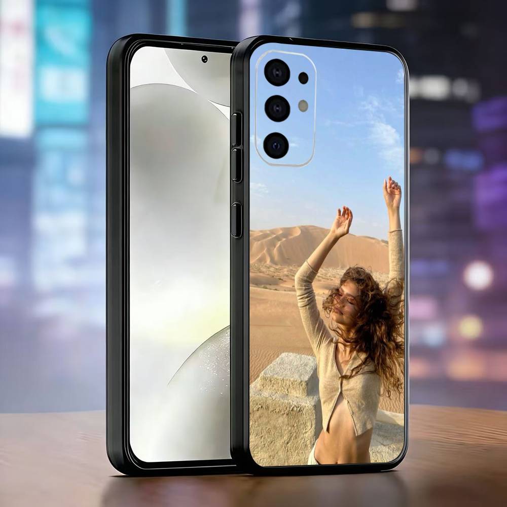 

Zendaya Phone Case For Samsung S25,S24,S21,S22,S23,S30,Ultra,S20,Plus,Fe,Lite,Note,10,Black Cover Samsung S24Plus