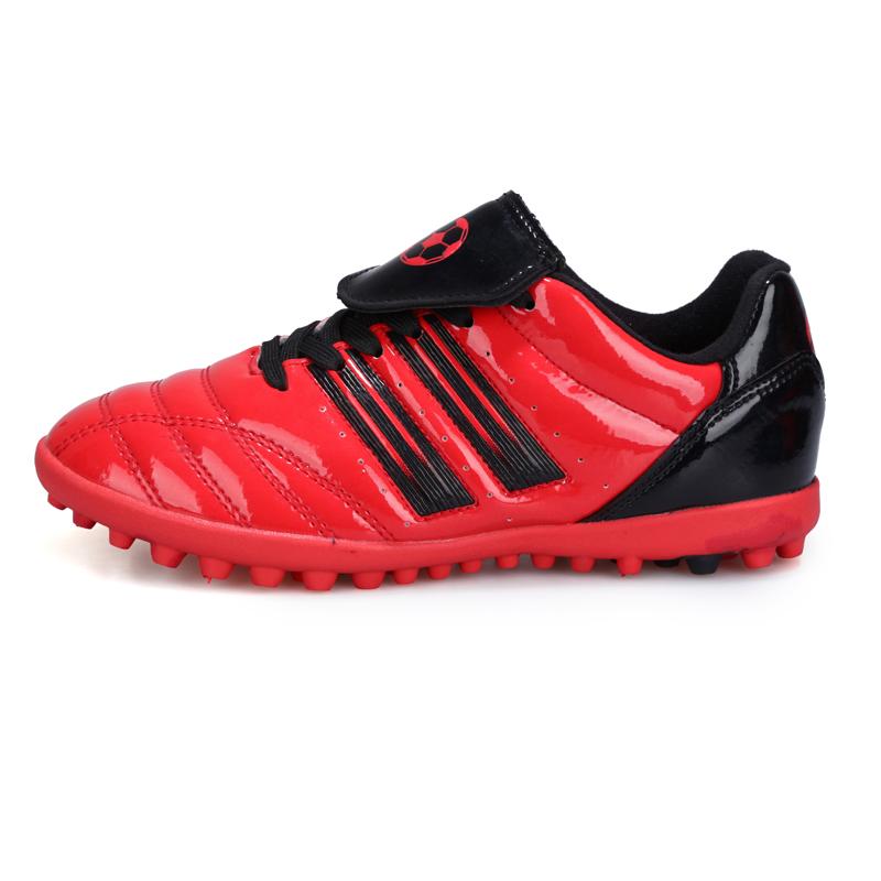 Yeni Kırmızı Çocuk Futbol Ayakkabıları Rahat PU Deri Futbol Antrenman Ayakkabıları Gençler İçin Alçak Kaymaz Futbol Spor Ayakkabıları Çocuklar