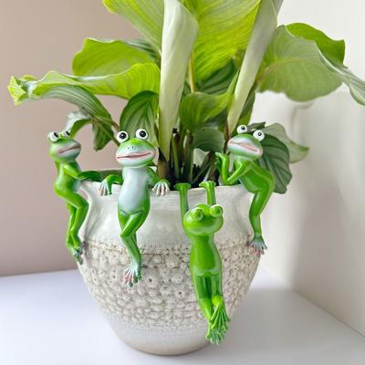 Froschskulptur Cartoon-Frosch Hängender Blumentopf Niedliche Harz-Bastelarbeiten Kletterfrosch-Figuren Handwerkstier-Statue Aquarienrand