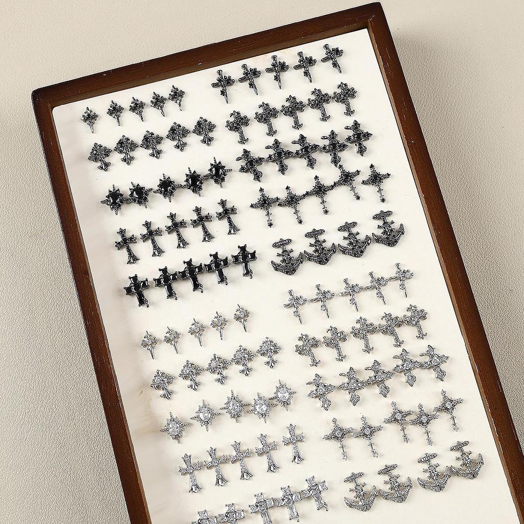 Luxury Zirconia Rhinestone Cross Nail Art Decorations - Dark Retro Style Press-on Nails