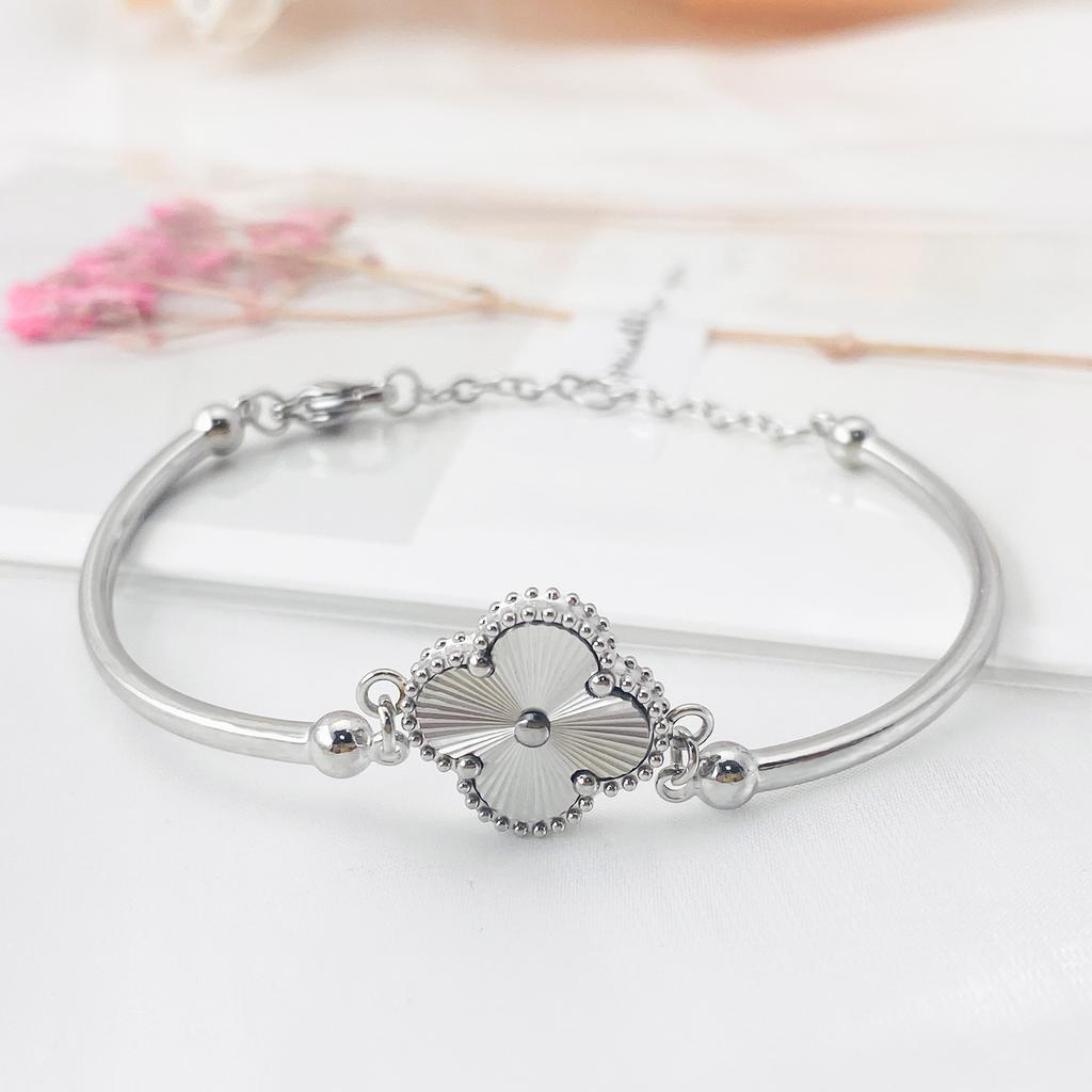 15mm Four-leaf Clover Single Flower Laser-engraved Bracelet Vacuum Plated Four-leaf Clover Women's Bracelet