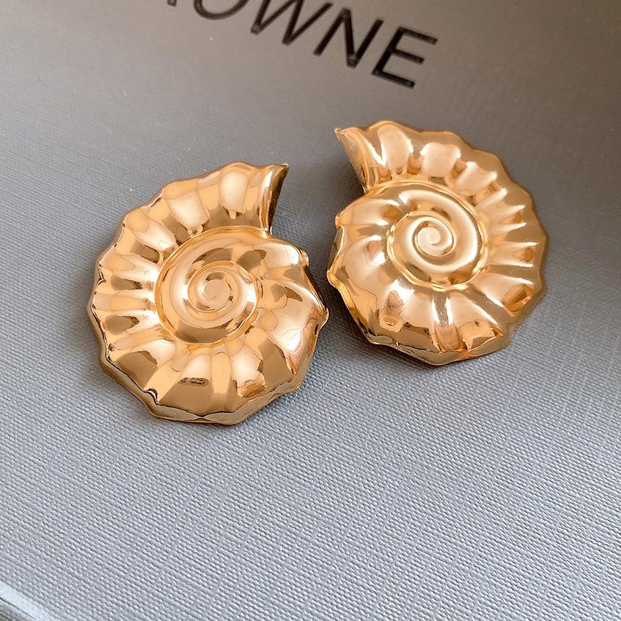 European and American silver needle metal glossy conch stud earrings retro simple fashion earrings light luxury high-end earrings women