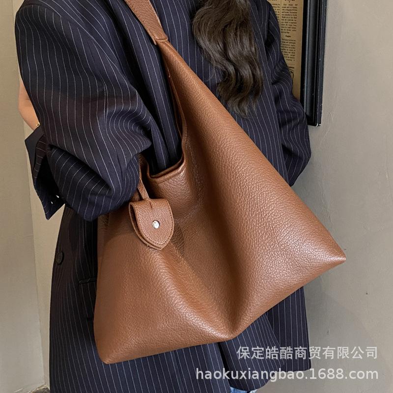 Premium texture large-capacity bag women's 2025 autumn and winter new Maillard relaxation casual shoulder tote bag