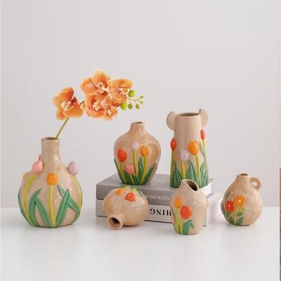 Relief Flower Vase Three-dimensional Tulip Vintage Ceramic Vase Handmade Flower Arrangement Accessories Home Decoration
