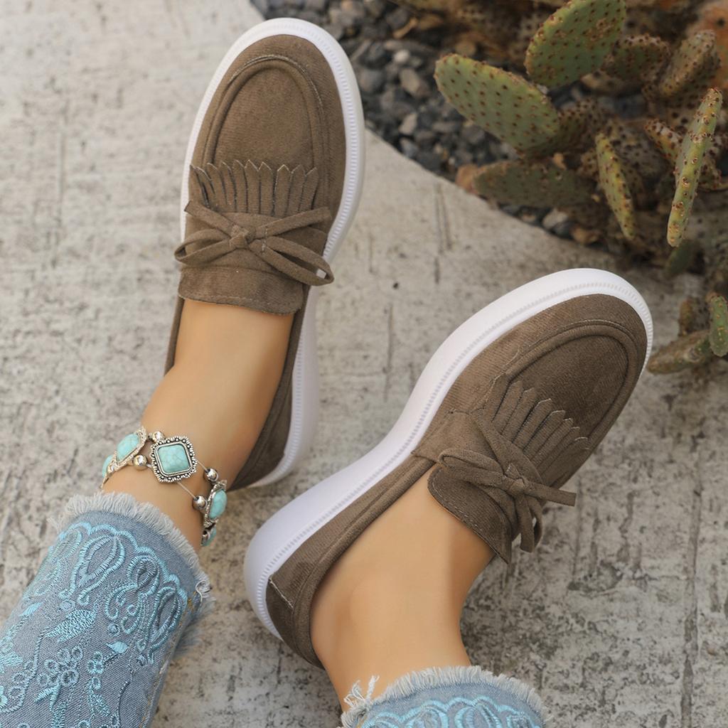 22 Spring New Plus-size Foot Fringe Decoration Casual Shoes