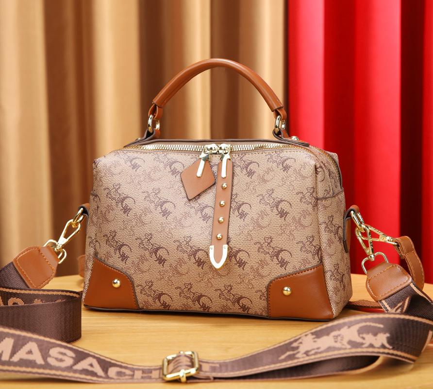 Bag Messenger Bag Women's 2025 New Handbag Shoulder Women's Bag Small Square Bag Middle-aged Mother Senior Sense Women's Bag