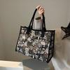 Convenient Portable Handbag Cartoon Bear Embroidered Casual Shoulder Bag Large Capacity Tote Bag