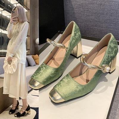 Nové čínské vysoké podpatky Nové letní národní styl čtvercová špička silný podpatek jednobarevné boty nízký nárt retro Mary Jane dámské boty