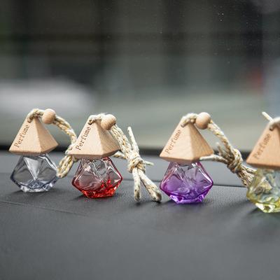 Dreieckige Kappe, diamantfarben, leere Flasche, Auto-Duftflasche, Auto-Anhänger, Rückspiegel-Anhänger, Auto-Dekoration-Anhänger
