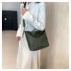 Spring new fashion portable shoulder crossbody large capacity bucket women's bag supports a lot of mixing