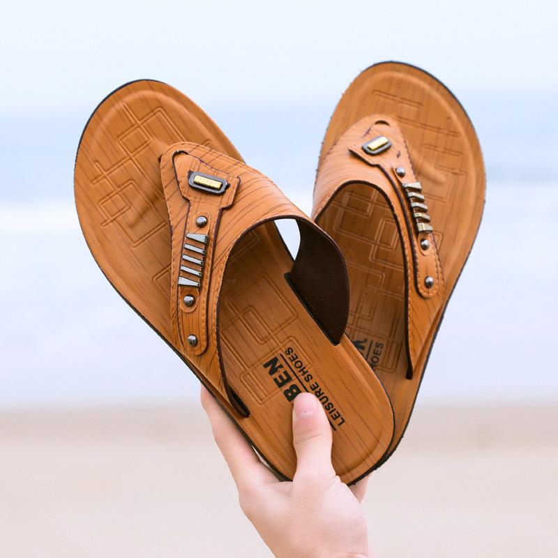 

Flip-flops men s fashion European and American clip slippers flat-bottomed beach shoes lightweight soft-soled men s sandals beach sports 39 светло-коричневого