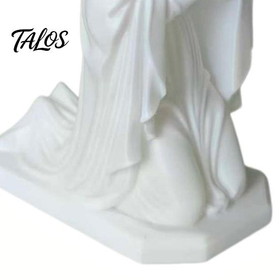 Hexagonal Base Ornament Western Realistic Figure Ornament, Compact 3D Printed Sculpture, Matte White Small Desktop Sculpture Durable PLA Statue,