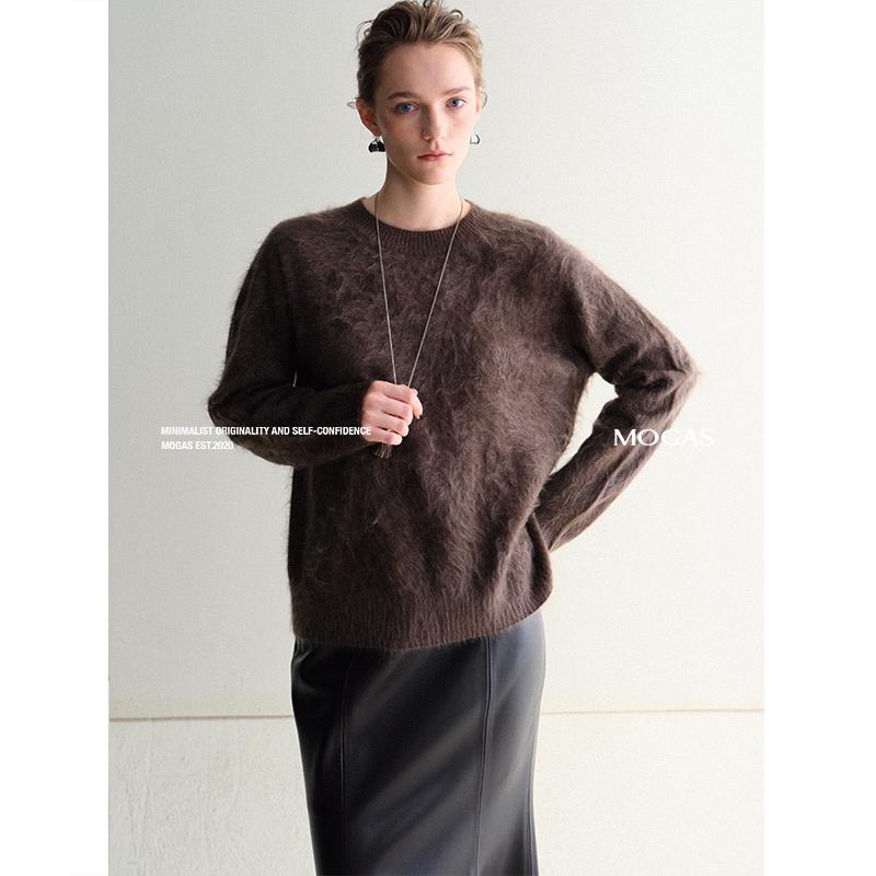 Women's Winter Soft Cashmere Knit Sweater - Round Neck, Silhouette Design